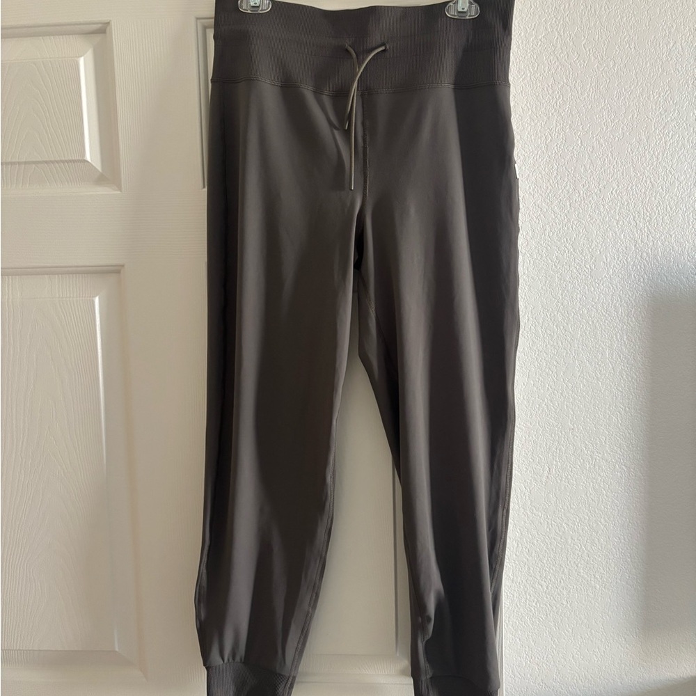 Vuori Olive Green Drawstring Jogger Leggings